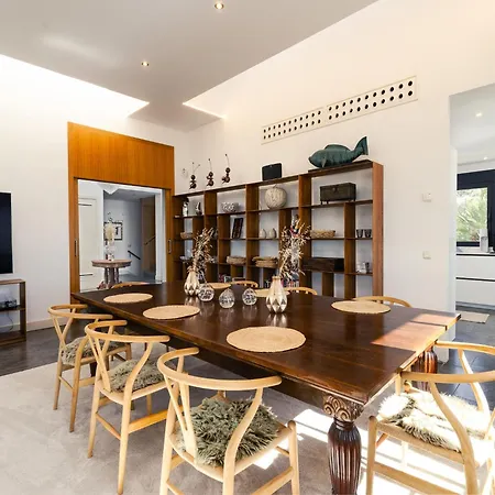 Lavish With Private Pool Marbella
