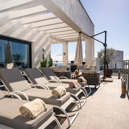 Villa Lavish With Private Pool