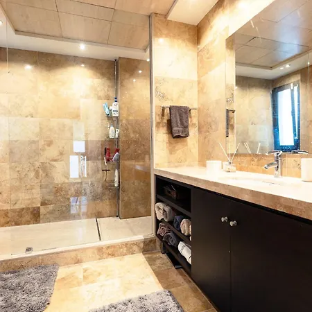 Lavish With Private Pool Villa *