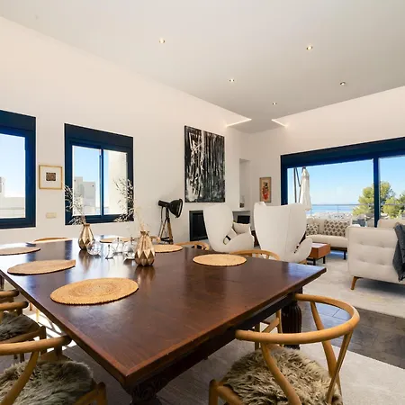 Lavish With Private Pool Villa Marbella