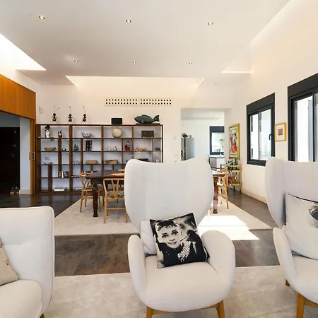 Lavish With Private Pool Villa Marbella