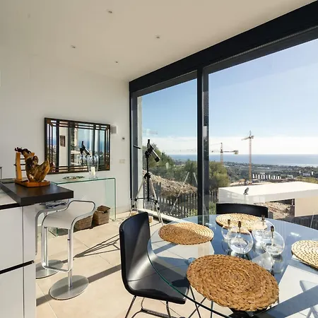 Lavish With Private Pool Marbella