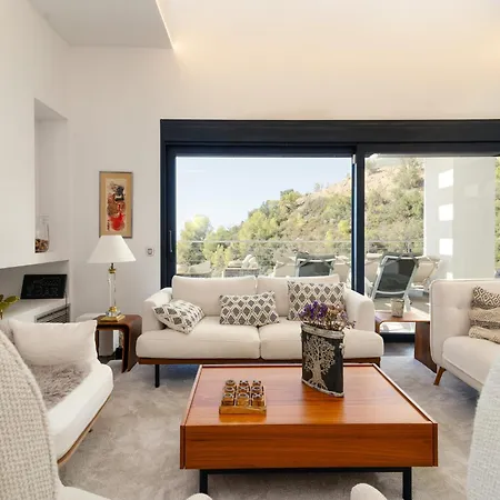Villa Lavish With Private Pool Marbella