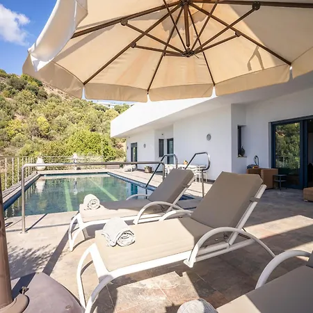 Lavish With Private Pool Marbella