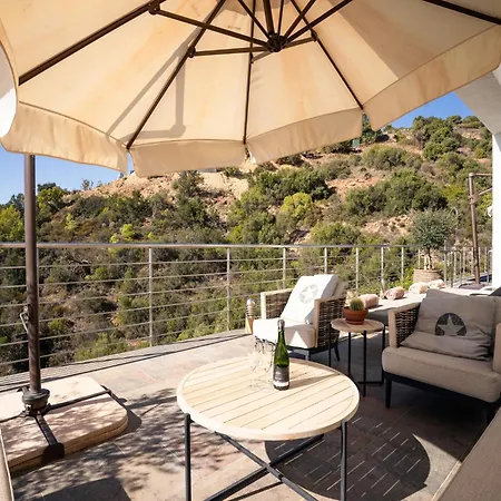 Villa Lavish With Private Pool Marbella