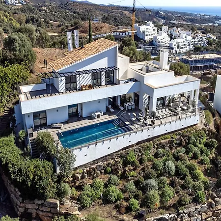 Lavish With Private Pool Marbella