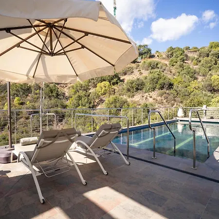 Villa Lavish With Private Pool *